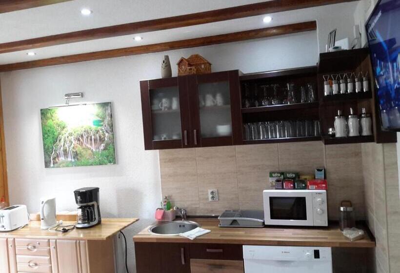 مبيت وإفطار Green Lakes House