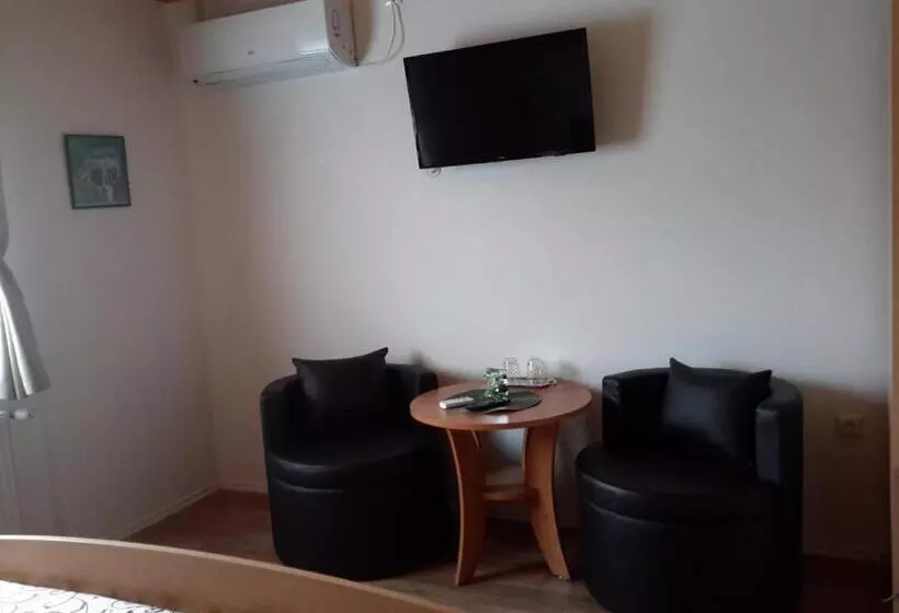 Aamiaismajoitus (B&B) Green Lakes House