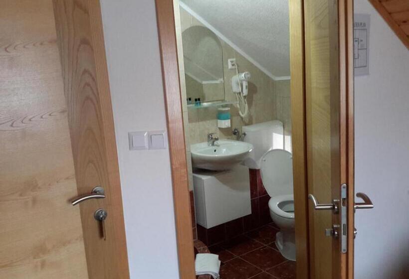 مبيت وإفطار Green Lakes House