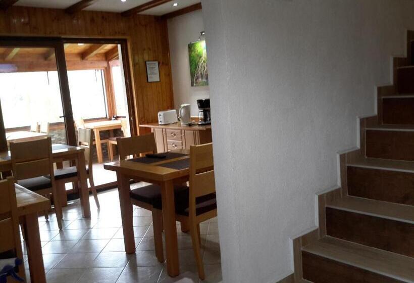 مبيت وإفطار Green Lakes House