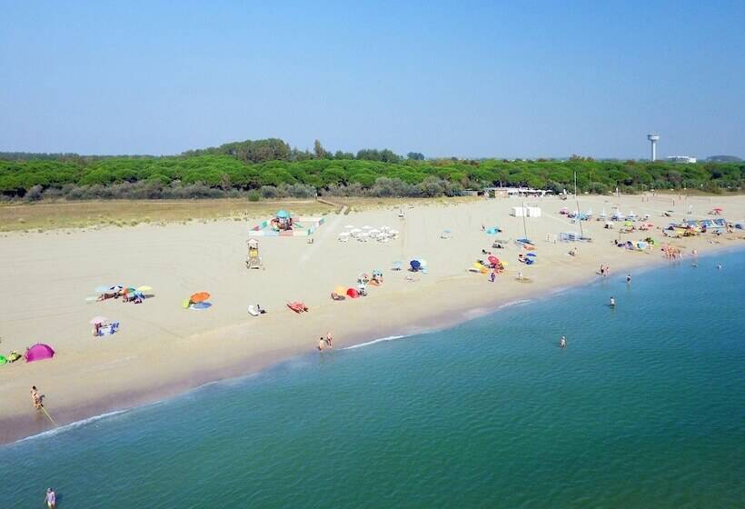 Отель Luxury Caravan At Union Lido