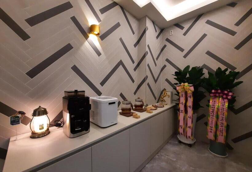 Motel Rein Hotel Busan Yeonsan