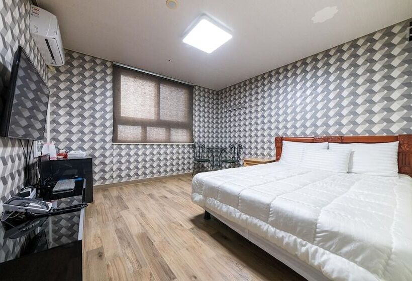 מוטל Sokcho Maldives