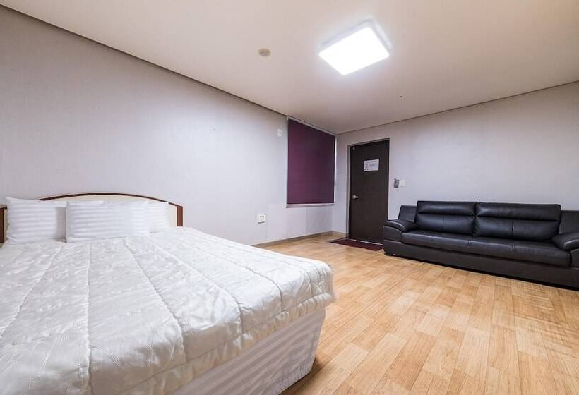 מוטל Sokcho Maldives