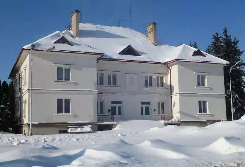 ペンション Byczy Rog Noclehy Na Hranici