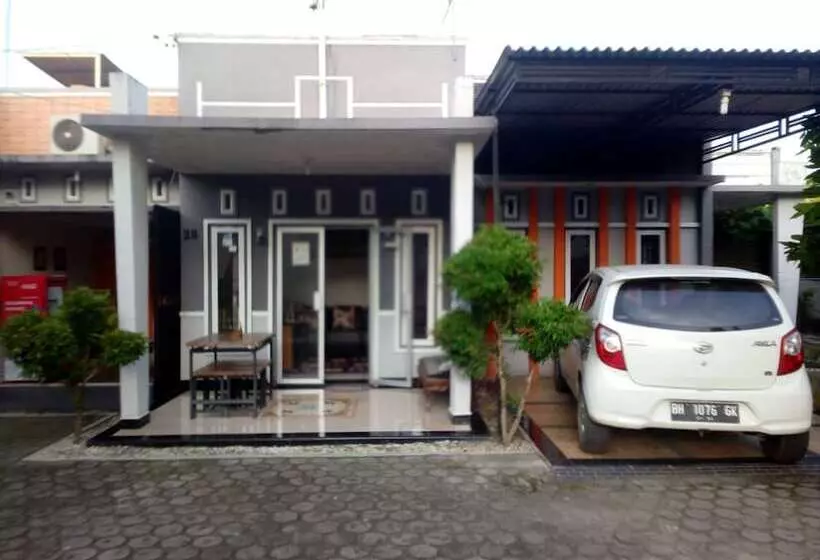 پانسیون Dedy Kost