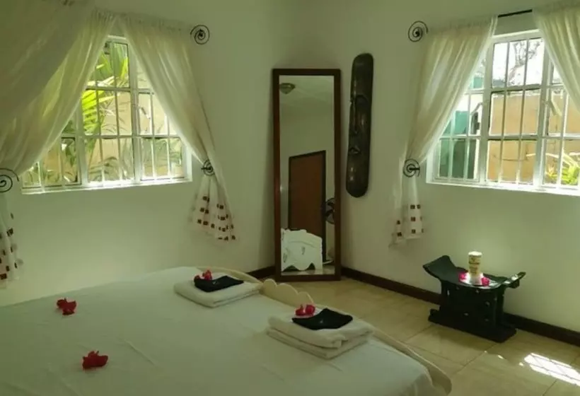 Majatalo Mandinka Lodge