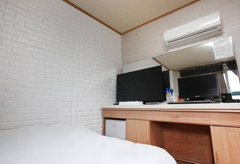 Seogwipo Handu Motel