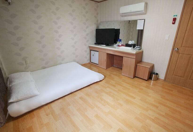 Seogwipo Handu Motel