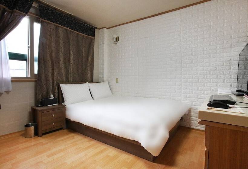 Seogwipo Handu Motel