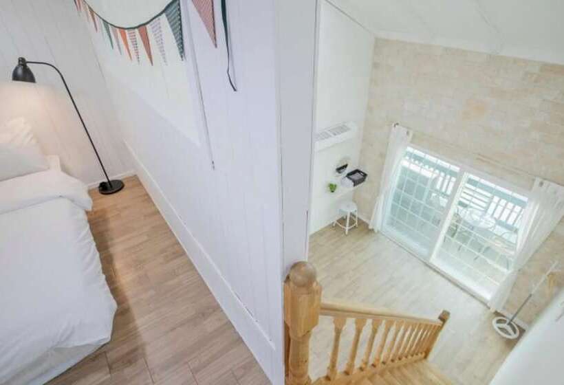 Taean Palm Beach Pension