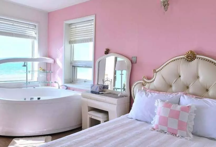 Taean The Classic Spa Pension