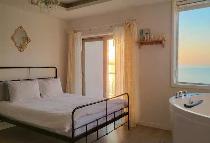Taean The Classic Spa Pension