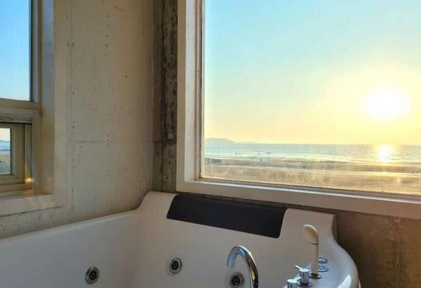 Taean The Classic Spa Pension