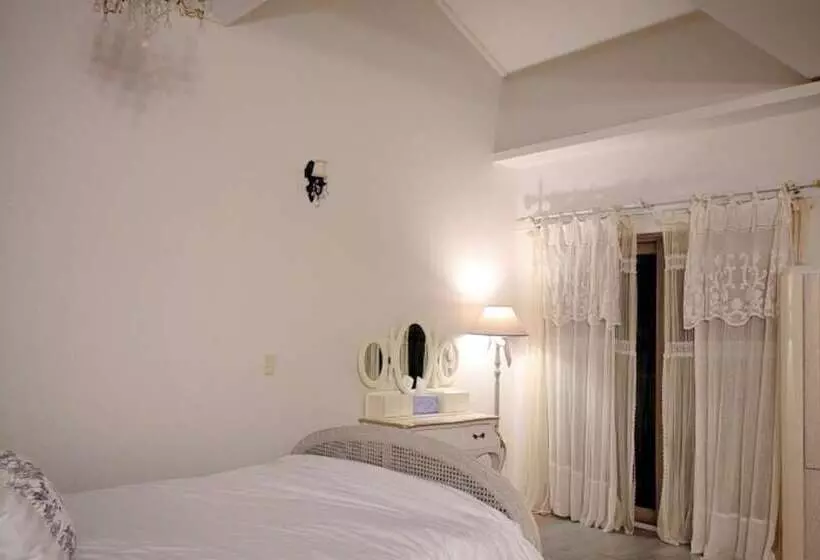 Taean The Classic Spa Pension