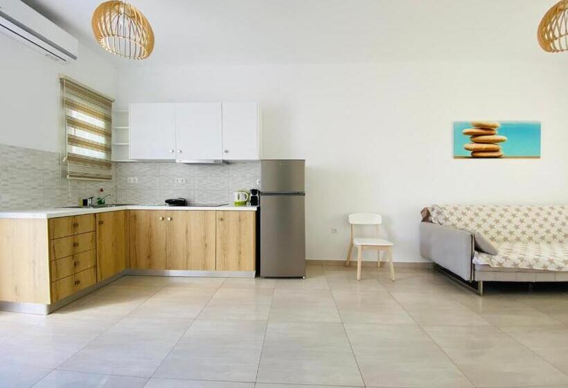 Eleftheria Hotel & Apartments