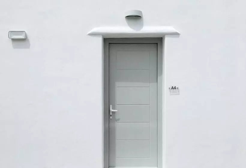 Eleftheria Hotel & Apartments