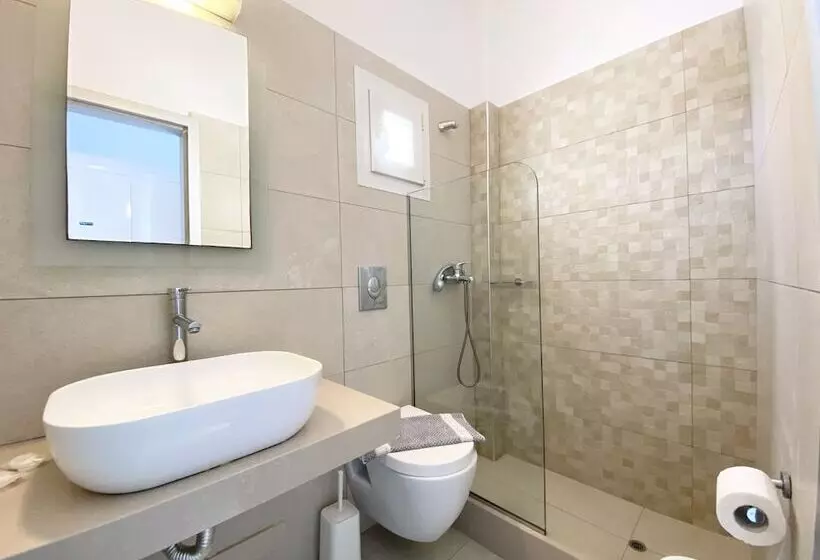 Eleftheria Hotel & Apartments