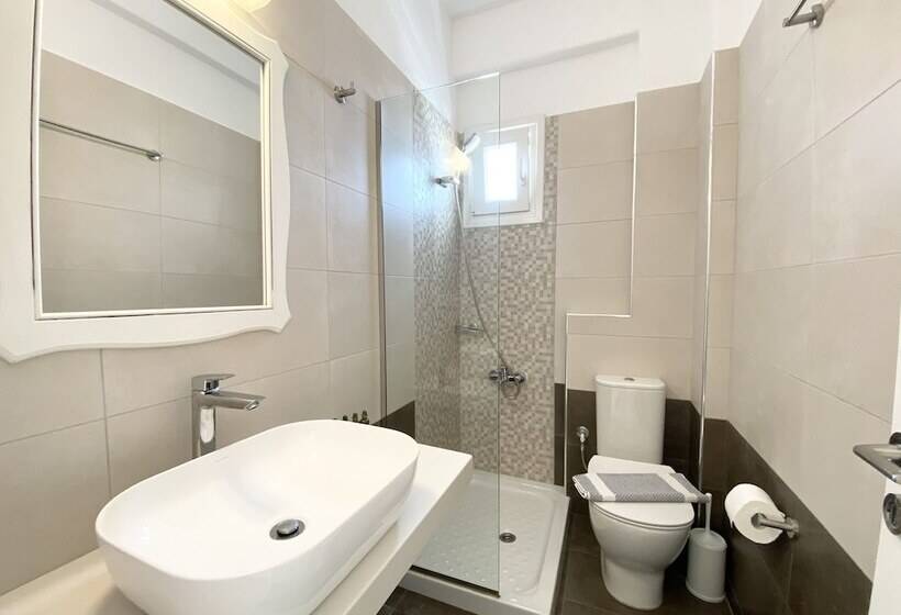 Eleftheria Hotel & Apartments