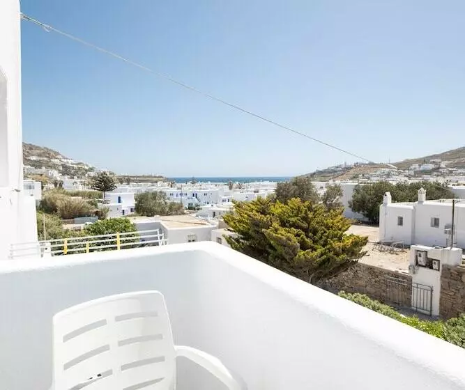 Eleftheria Hotel & Apartments