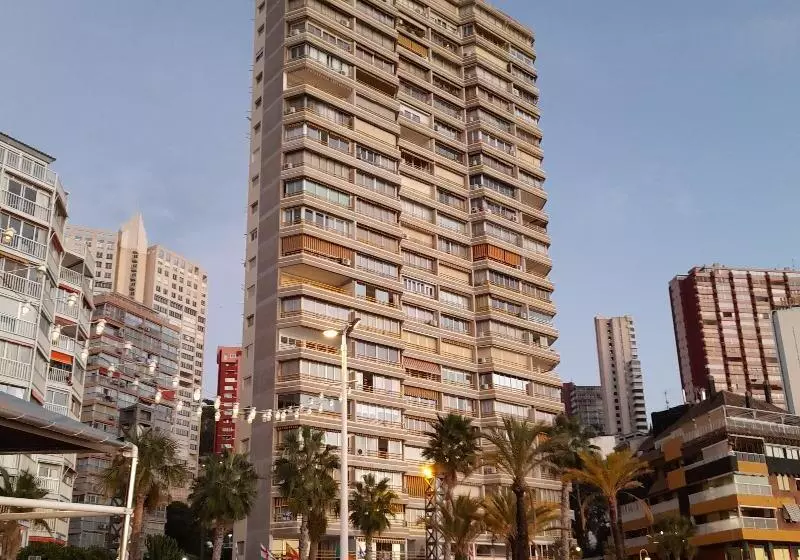 Epic Views Across Benidorm  Walk To The Beach  Tennis Court  Pool  Sleeps 4  Wifi & Netflix Plus Air