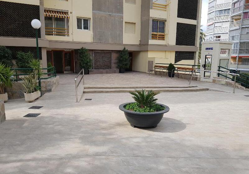 Epic Views Across Benidorm  Walk To The Beach  Tennis Court  Pool  Sleeps 4  Wifi & Netflix Plus Air