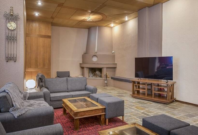 فندق Arahova Inn