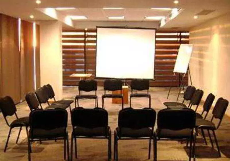 Отель Comfort Inn Queretaro Tecnologico