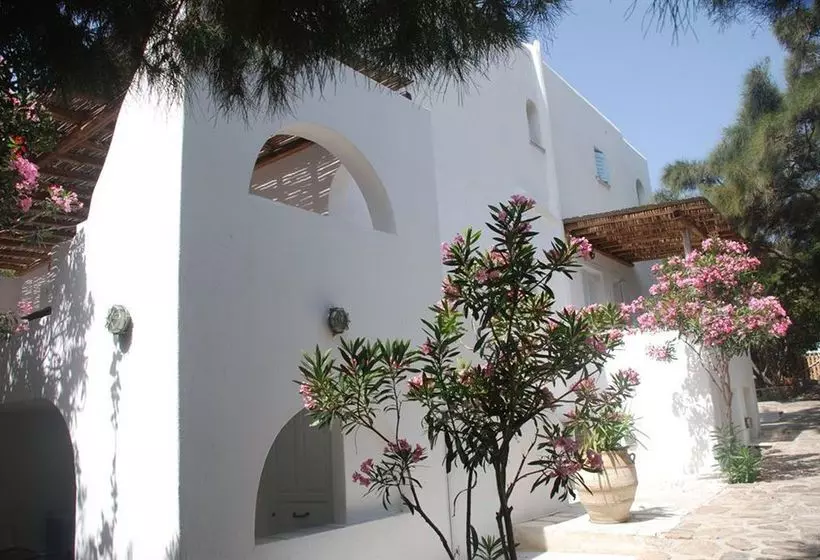 Отель Elena Studios And Suites