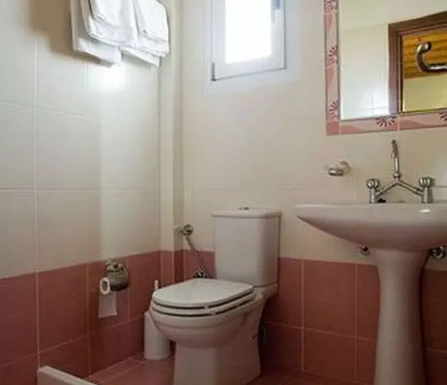 Отель Elena Studios And Suites