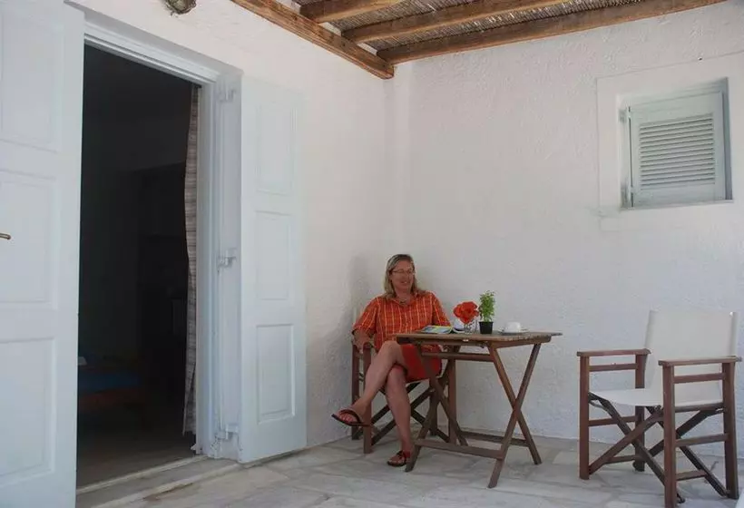 Отель Elena Studios And Suites