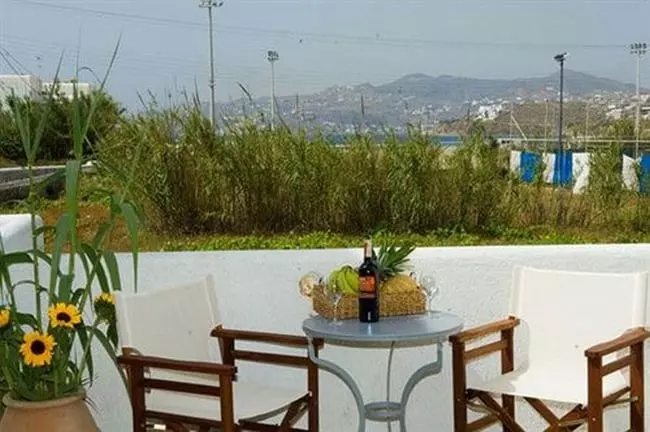 Отель Elena Studios And Suites