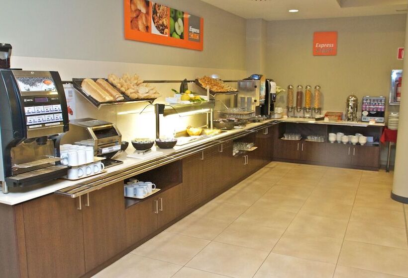 בית מלון כפרי Holiday Inn Express Campo De Gibraltar Barrios, An Ihg