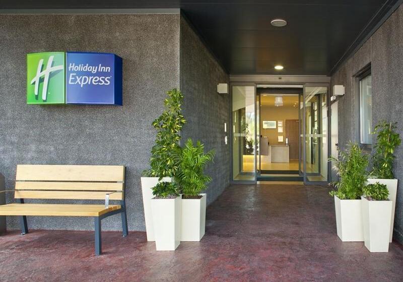 בית מלון כפרי Holiday Inn Express Campo De Gibraltar Barrios, An Ihg