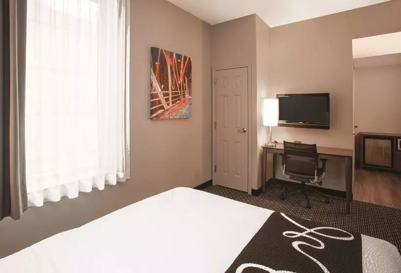 هتل La Quinta By Wyndham Chicago Downtown