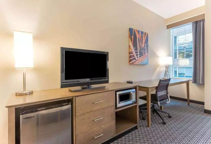 هتل La Quinta By Wyndham Chicago Downtown