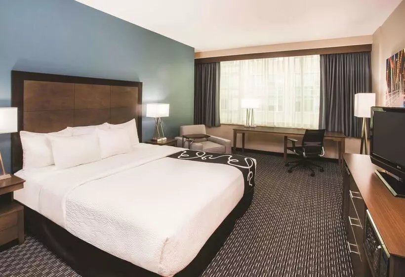هتل La Quinta By Wyndham Chicago Downtown