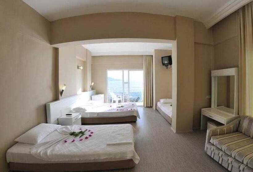 فندق Makri Beach