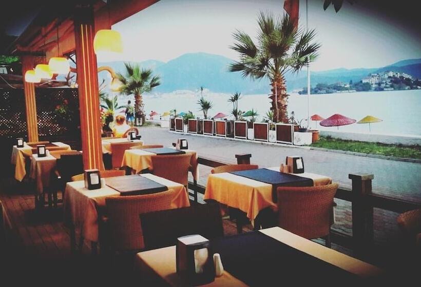 فندق Makri Beach