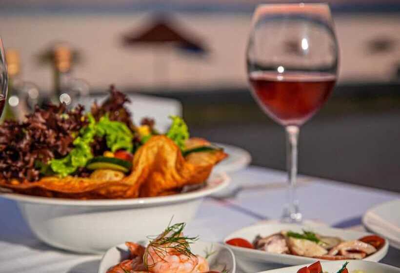 فندق Makri Beach