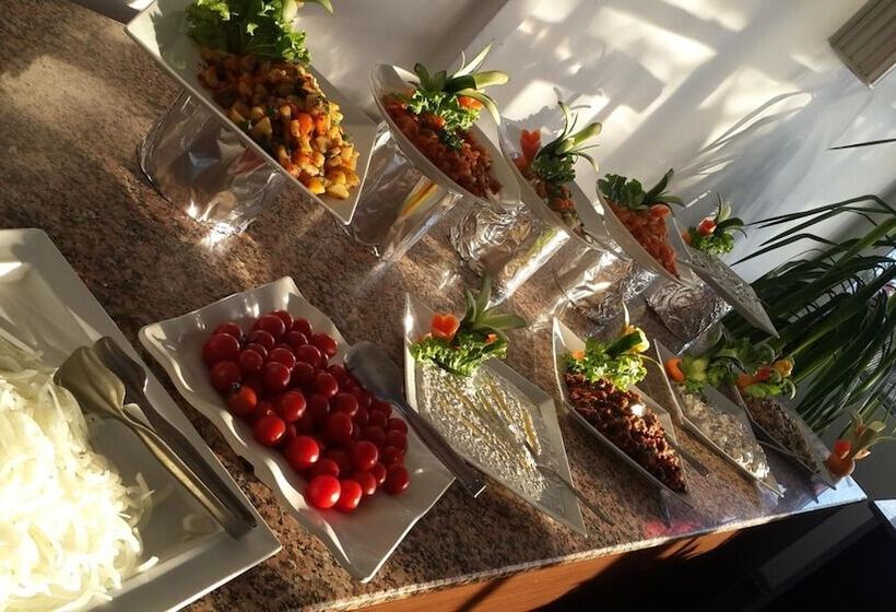 فندق Makri Beach