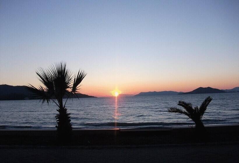 فندق Makri Beach