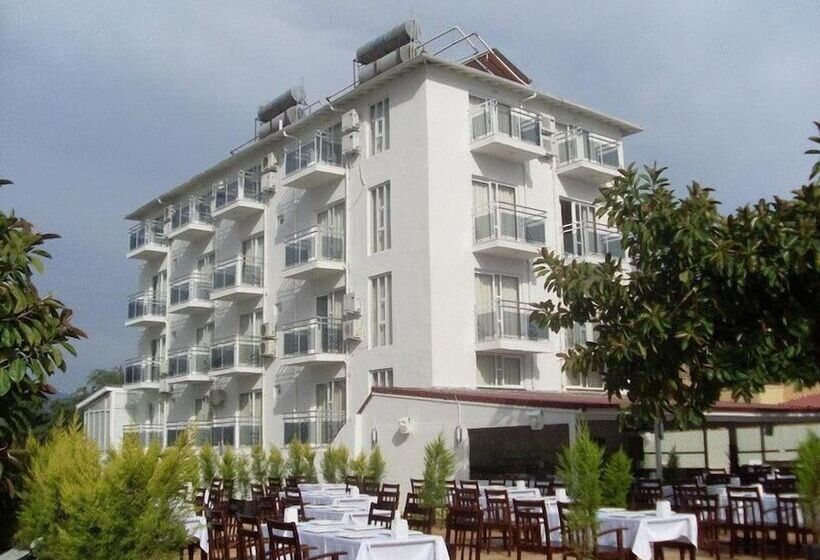 فندق Makri Beach