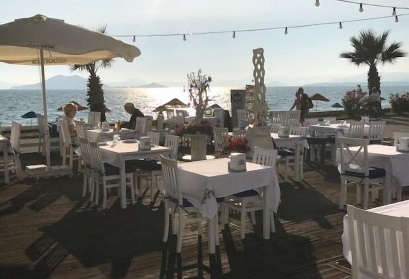 فندق Makri Beach