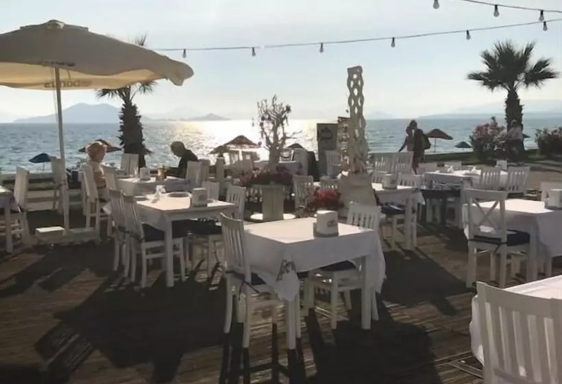 Отель Makri Beach