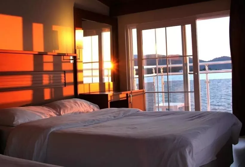 Отель Makri Beach