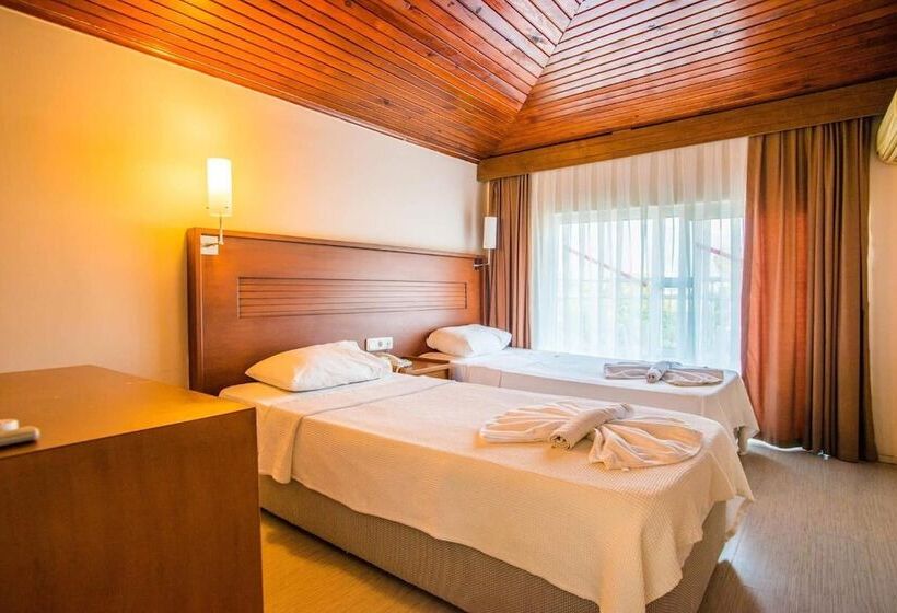 فندق Makri Beach