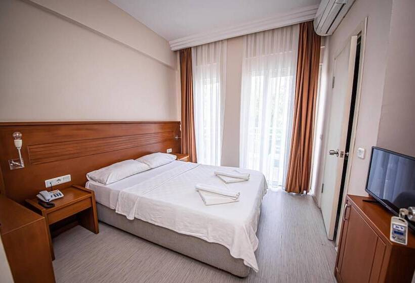 فندق Makri Beach