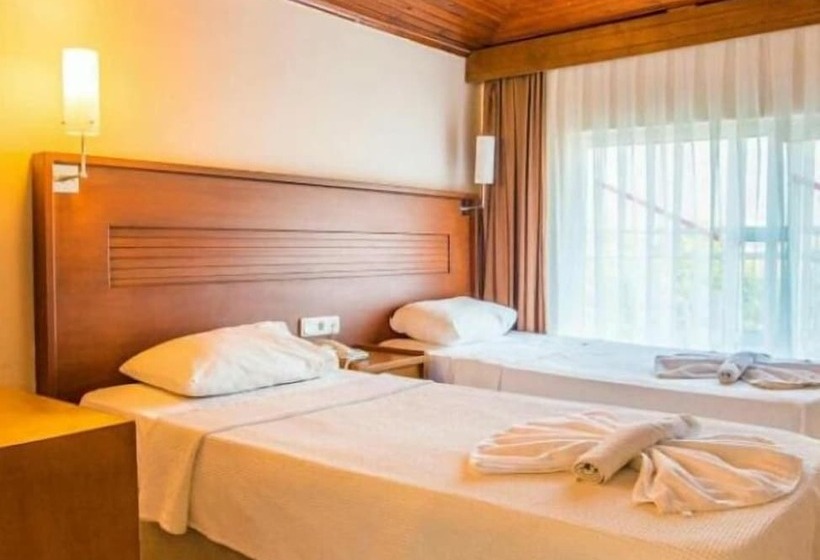 فندق Makri Beach