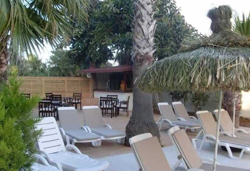 فندق Makri Beach